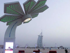 Прва паметна палма „никла“ на плажи „Бурџ ел Араба“!