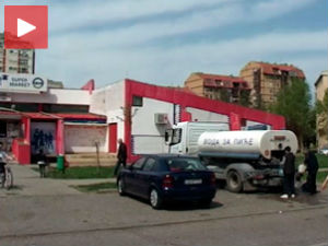 Панчевци опет испред цистерни са водом