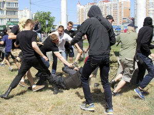 Геј парада у Кијеву, повређено пет полицајаца 