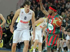 Шок за Фенер, Каршијака у финалу!