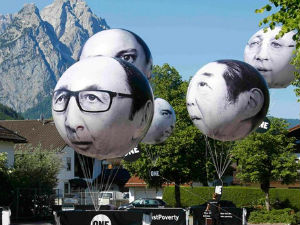 Демонстранти блокирали пут до дворца Елмау