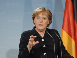 Меркелова упозорава Грчку: Немате још много времена!