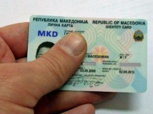 Зашто је ћирилица ускраћена на личним документима Срба у Македонији 