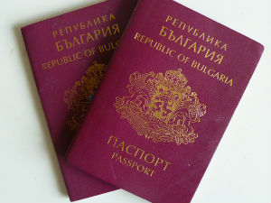 Половина македонских министара има бугарске пасоше