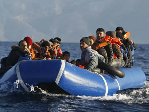 Обалска стража вратила 63 мигранта у Турску