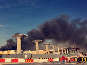 Катар, пожар у тржном центру у изградњи