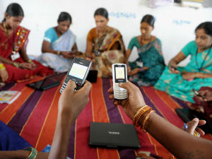 Индија: Сваки мобилни телефон ће морати да има СОС тастер!