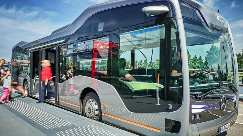 „Мерцедес-Бенц“ представио „свемирски“ градски аутобус!