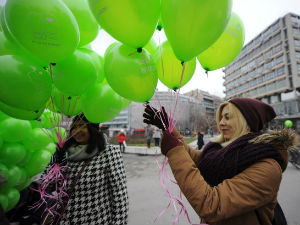 Пуштено на стотине балона за подршку деци оболелој од рака