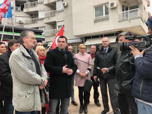 Посланици СПС-a и ЈС са грађанима Смедеревске Паланке