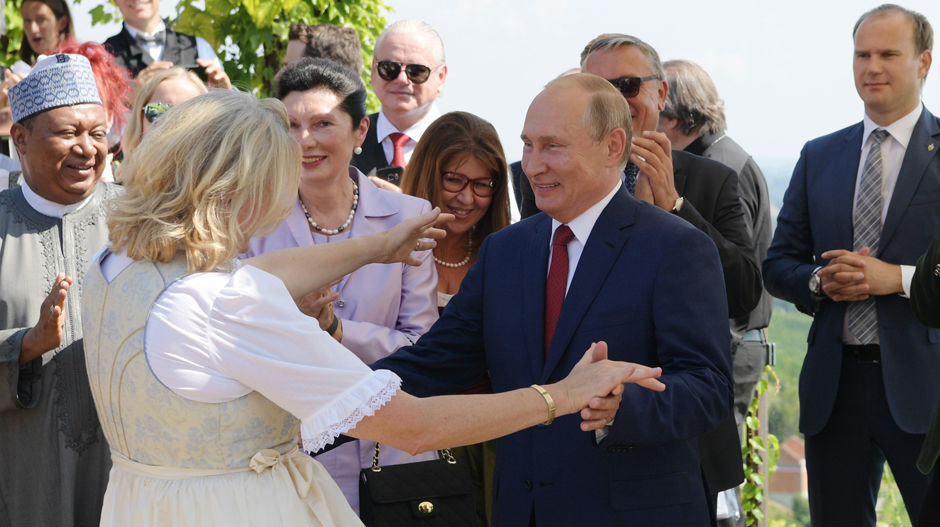 Амбасадор САД критиковао Карин Кнајсел због Путина на свадби