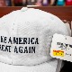 Распродаја у Белој кући, Трампов слоган упола цене