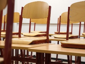 Синдикати запослених у просвети траже састанак са Вучићем