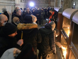 Свеће за Оливера Ивановића у Цркви Светог Марка