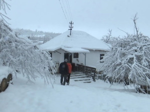 Снег и лед оковали  југ земље, за сваки корак потребни надљудски напори