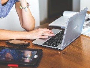 Удружење радника на интернету: Обустављају се сви порески поступци док трају преговори