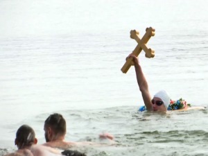 Широм Србије пливало се за часни крст, најхрабрије ни лед није омео