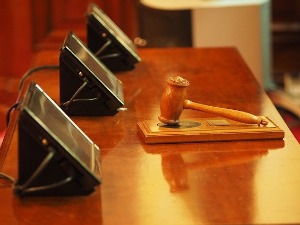 Шесторица правоснажно осуђена за злочин у Ловасу, двојица ослобођена оптужби