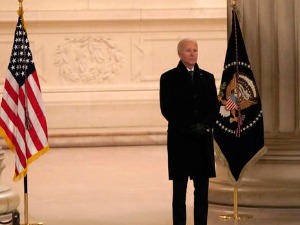 Шта је Бајден променио указима које је потписао првог дана