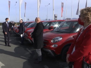 Уручени "фијат 500Л" добитницима у наградној игри