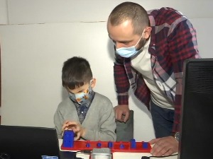 Запослени у школи у Нишу направили апликацију за слепе и слабовиде ученике