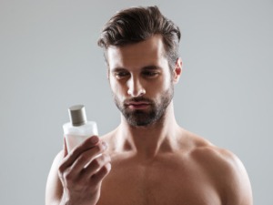 Како се наноси парфем да би трајао цео дан