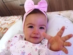 Мала Миња стигла у Америку на лечење