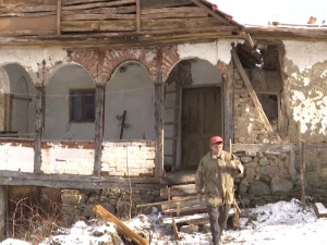 Љубинка и Далибор живе без струје и воде, свака помоћ им је добродошла
