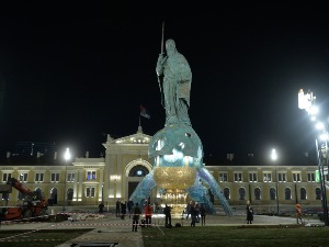 Детаљи о споменику Стефану Немањи – зашто је одлучено да држи мач, а не крст