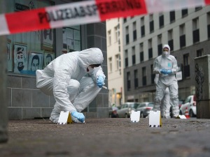 Напад ножем у Франкфурту, повређене најмање три особе