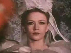 Пјегава дјевојка