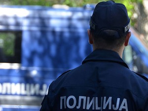 Полиција пооштрава контролу, папрене казне ако возите са истеклим налепницама