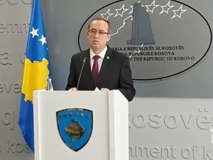 Хоти се жали амбасадорима Квинте због Вучићевих изјава