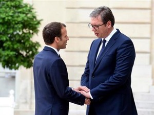 Вучић у понедељак са Макроном у Паризу