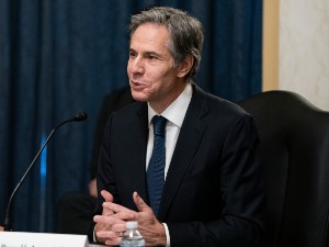 Блинкен: Забринути смо због насилног гушења протеста у Русији