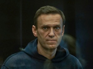 Суђење Алексеју Наваљном у Москви, прети му до три и по године затвора