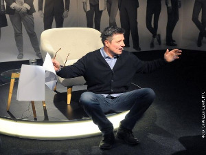 Аутопортрет: Небојша Дугалић