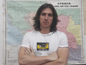 Неконвенционални часови историје