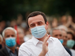 Ко је напао Аљбина Куртија?