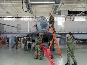 РТС са техничарима који ваздухоплове оспособљавају за летове – "уиграни смо као фудбалски тим"