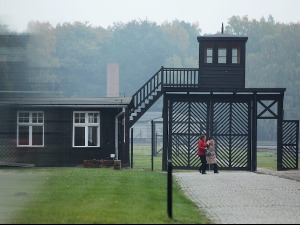 Бивша секретарица у нацистичком логору Штутоф оптужена за умешаност у убиство 10.000 људи