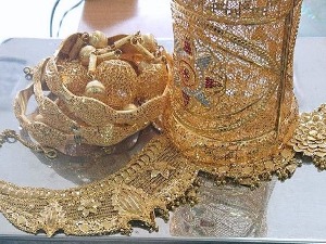 Шверцовали злато у памперс пеленама