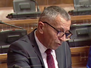 Камбери у Скупштини поставио питање на албанском језику