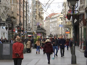 На папиру равноправне, у пракси није баш тако - жене за 8,8 одсто мање плаћене од мушкараца