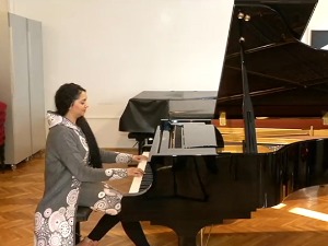 Александра из Новог Сада зна како да вам се осмех види и под маском