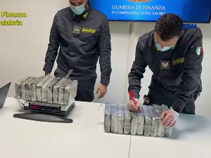 Удар на мафију у Италији, заплењен кокаин вредан 260 милиона евра