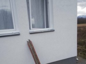 Обијена кућа српских повратника у Беркову код Клине