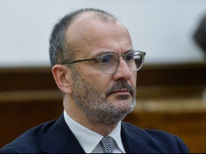 Фабрици: ЕУ улаже напоре да вакцина против коронавируса буде доступна свима