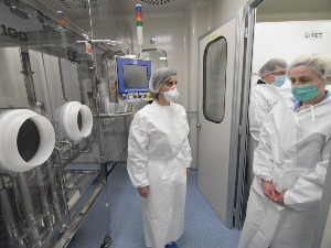 Одобрена прва фаза производње руске вакцине у "Торлаку"