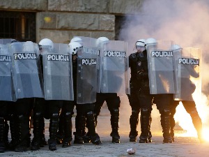 Заштитник грађана: Припадници МУП-а током протеста незаконито и неправилно поступали  